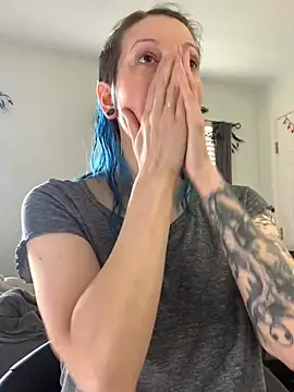 MissCumberdale online show from January 5, 2025, 5:41 pm