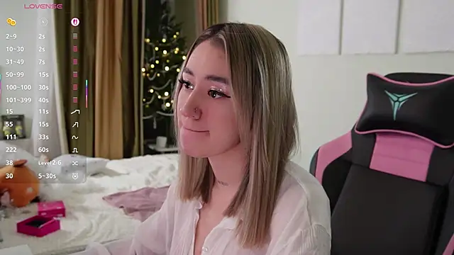 Fiona-Love online show from December 20, 2025, 5:20 pm