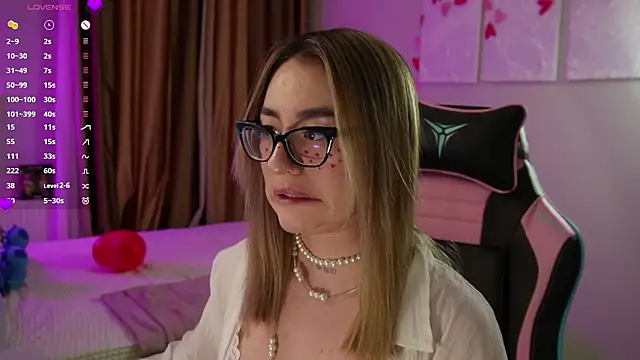 Snapshot of Fiona-Love chatting on February 14, 2026, 5:21 pm Fiona-Love online show from February 14, 2026, 5:21 pm