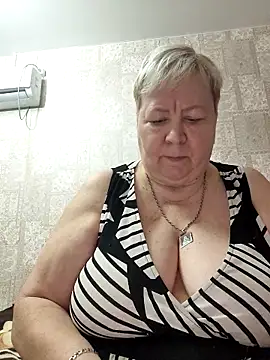 EffectFiona online show from November 2, 2025, 1:41 am