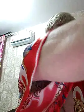 EffectFiona online show from January 14, 2026, 10:47 pm