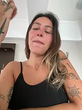 Snapshot of Gipoltergeist chatting on March 6, 2026, 12:34 pm Gipoltergeist online show from March 6, 2026, 12:34 pm