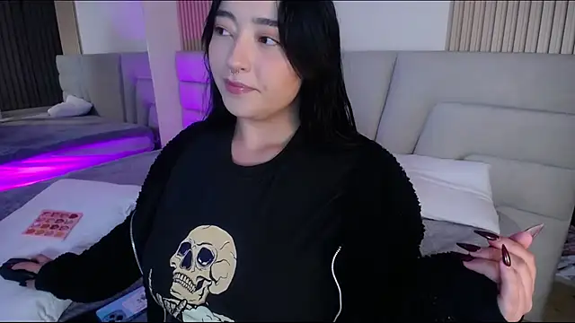 Miss Loise online show from November 24, 2025, 4:12 am