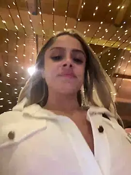 Snapshot of BritneyDimond chatting on December 14, 2024, 8:18 pm BritneyDimond online show from December 14, 2024, 8:18 pm