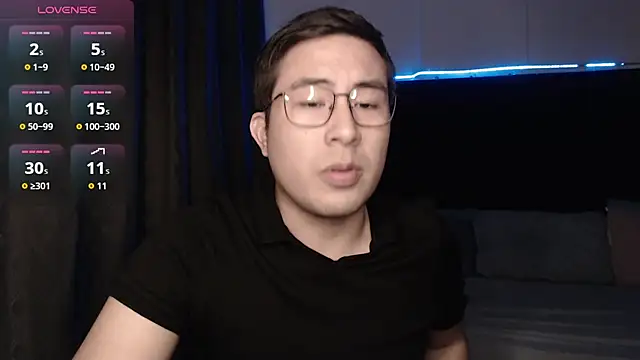 andrewmhilton  online show from November 28, 2025, 6:27 am