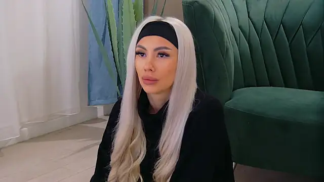 Bailey Rush online show from November 14, 2025, 4:49 pm