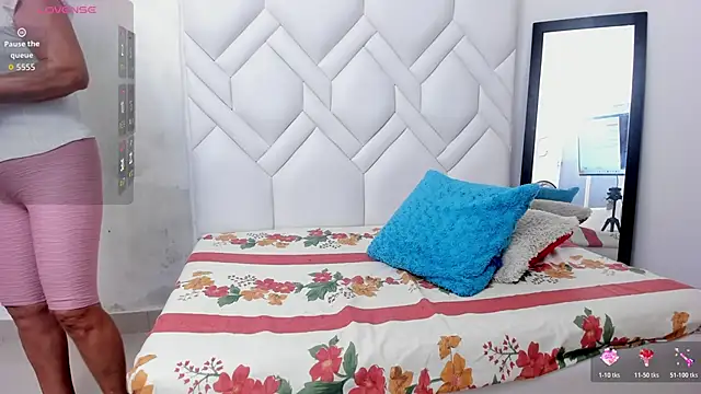 MatureHorny 70 online show from November 8, 2025, 12:38 pm