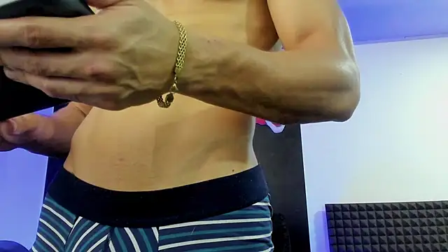 Snapshot of jhonnysnow17 chatting on January 24, 2025, 12:52 am jhonnysnow17 online show from January 24, 2025, 12:52 am