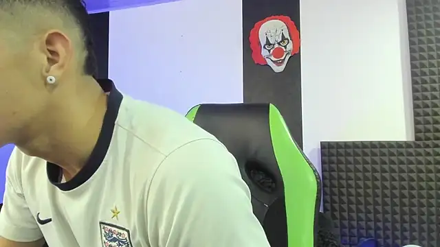 Snapshot of jhonnysnow17 chatting on February 23, 2025, 1:32 pm jhonnysnow17 online show from February 23, 2025, 1:32 pm