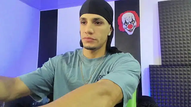 Snapshot of jhonnysnow17 chatting on February 25, 2025, 5:52 am jhonnysnow17 online show from February 25, 2025, 5:52 am