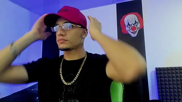 Snapshot of jhonnysnow17 chatting on March 14, 2025, 5:48 am jhonnysnow17 online show from March 14, 2025, 5:48 am