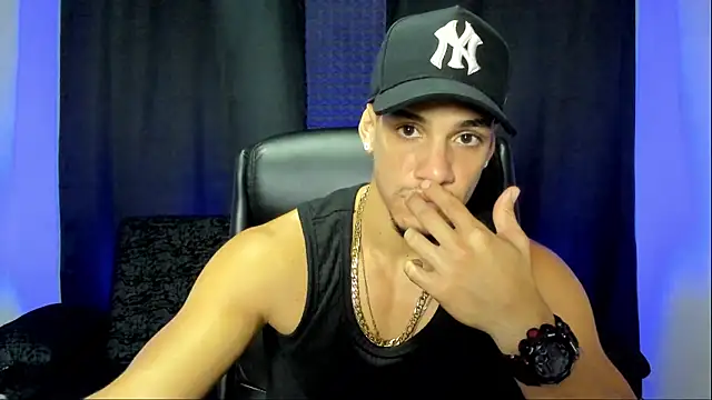 Snapshot of jhonnysnow17 chatting on October 10, 2025, 11:04 pm jhonnysnow17 online show from October 10, 2025, 11:04 pm