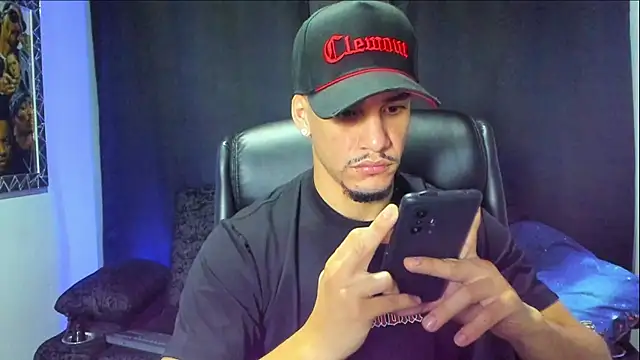 Snapshot of jhonnysnow17 chatting on November 30, 2025, 1:09 am jhonnysnow17 online show from November 30, 2025, 1:09 am