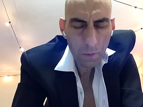 Snapshot of HandsomeAlfie chatting on October 1, 2025, 9:54 pm HandsomeAlfie online show from October 1, 2025, 9:54 pm