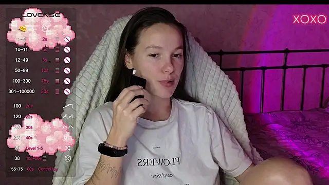 lil luna x online show from December 10, 2024, 8:38 pm