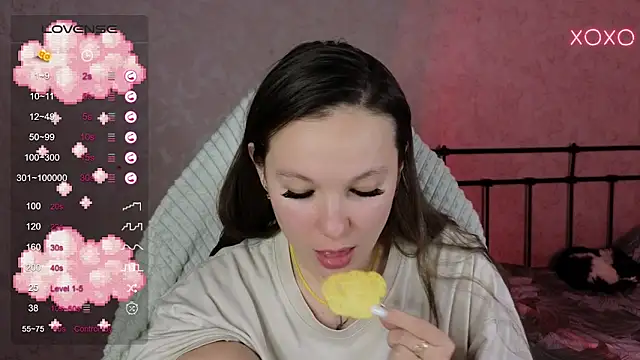 lil luna x online show from February 26, 2025, 7:05 pm