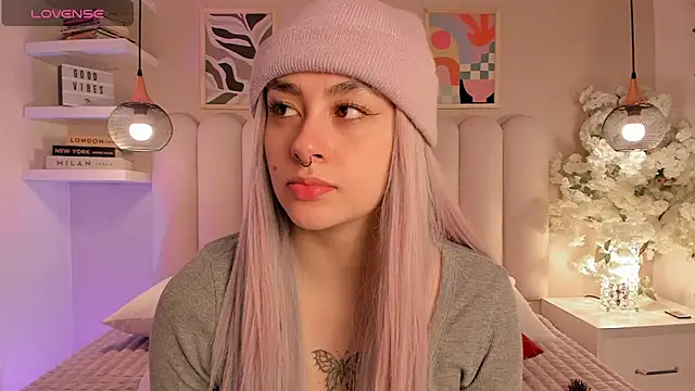 Snapshot of cute__cherry_ chatting on October 23, 2025, 12:37 pm cute cherry online show from October 23, 2025, 12:37 pm