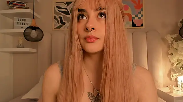 Snapshot of cute__cherry_ chatting on December 14, 2025, 12:10 pm cute cherry online show from December 14, 2025, 12:10 pm