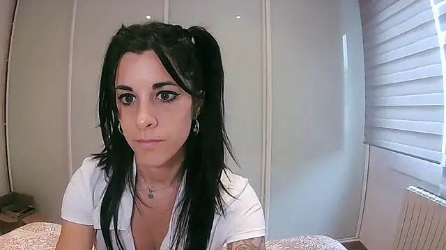 secretoeternoo online show from April 11, 2026, 4:55 pm