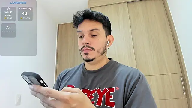 alejandro stark online show from November 4, 2025, 8:02 am