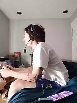 Snapshot of LiverandBrat77 chatting on January 9, 2025, 6:38 am LiverandBrat77 online show from January 9, 2025, 6:38 am