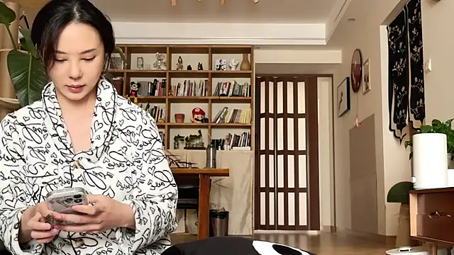 Snapshot of grandeeney chatting on November 3, 2025, 5:42 am grandeeney online show from November 3, 2025, 5:42 am