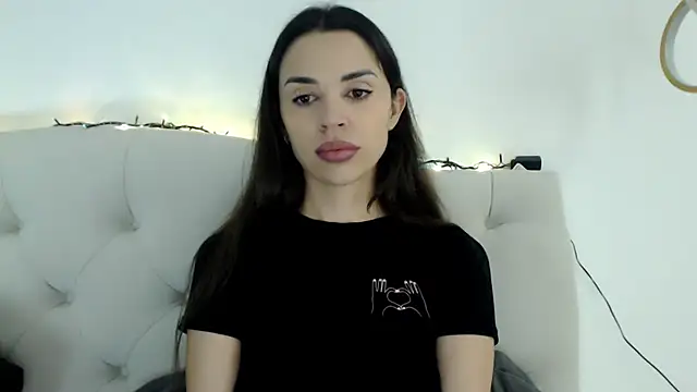 Mika Gold online show from December 15, 2025, 12:20 pm