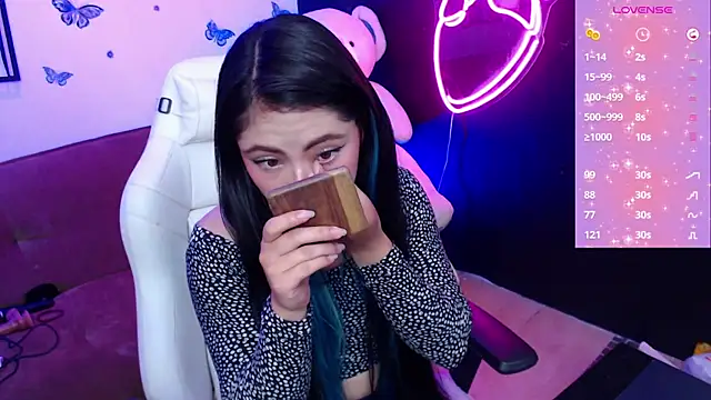 demyanderson  online show from January 22, 2025, 9:32 pm