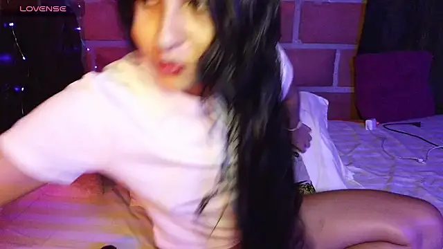 Nathacha online show from April 20, 2026, 10:44 pm