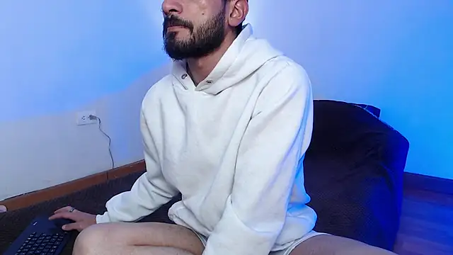 Snapshot of Andres_ramsey chatting on December 14, 2025, 12:05 am Andres ramsey online show from December 14, 2025, 12:05 am