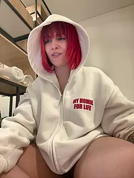 zafiro mo0n online show from February 24, 2025, 3:02 am