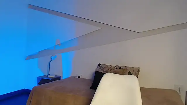 Snapshot of hot_little_bunny chatting on November 17, 2025, 8:58 pm hot little bunny online show from November 17, 2025, 8:58 pm