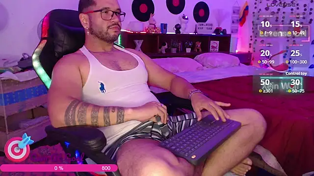 Snapshot of Xein_WoIf chatting on May 2, 2026, 3:22 am Xein WoIf online show from May 2, 2026, 3:22 am