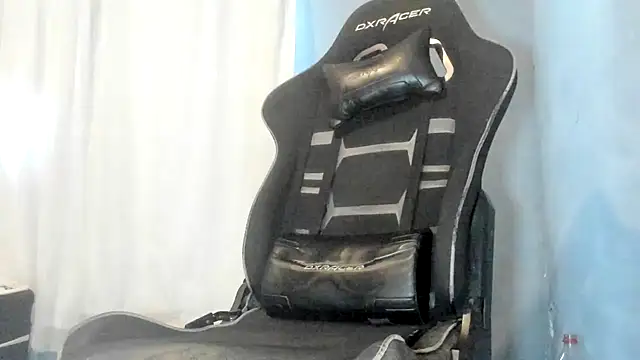 Snapshot of Novin18RJ chatting on February 12, 2025, 7:24 pm Novin18RJ online show from February 12, 2025, 7:24 pm