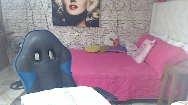 Snapshot of AlissonTyler4u chatting on July 16, 2026, 4:18 am AlissonTyler4u online show from July 16, 2026, 4:18 am