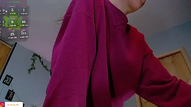 Snapshot of VickyJackson_ chatting on October 28, 2025, 5:48 pm VickyJackson online show from October 28, 2025, 5:48 pm