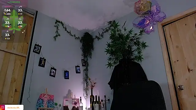 Snapshot of VickyJackson_ chatting on October 30, 2025, 5:02 pm VickyJackson online show from October 30, 2025, 5:02 pm