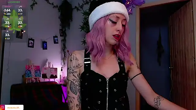 Snapshot of VickyJackson_ chatting on December 15, 2025, 8:02 pm VickyJackson online show from December 15, 2025, 8:02 pm