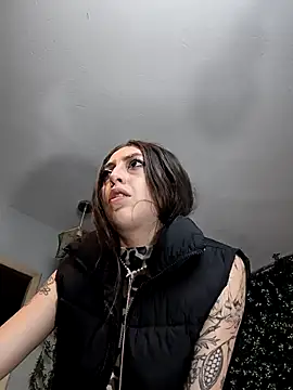 VickyJackson  online show from March 11, 2026, 11:11 pm