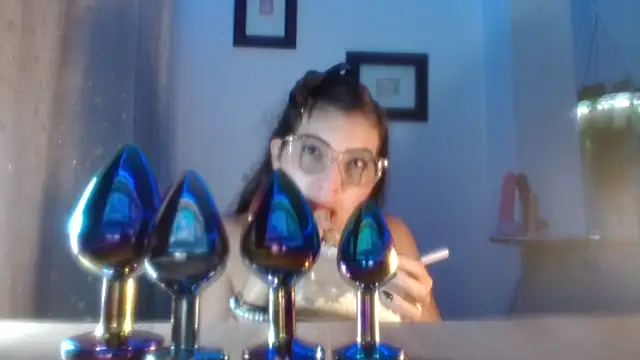 DaMikaela  online show from February 2, 2026, 5:11 pm