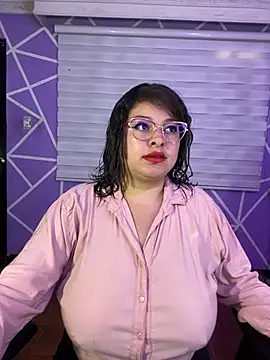 Snapshot of MiiaaJoness chatting on July 16, 2026, 3:51 pm MiiaaJoness online show from July 16, 2026, 3:51 pm