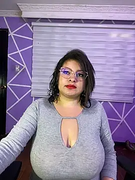 Snapshot of MiiaaJoness chatting on July 17, 2026, 3:29 pm MiiaaJoness online show from July 17, 2026, 3:29 pm