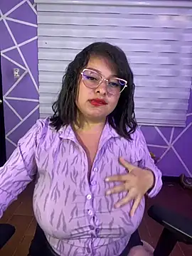 Snapshot of MiiaaJoness chatting on July 28, 2026, 6:20 pm MiiaaJoness online show from July 28, 2026, 6:20 pm