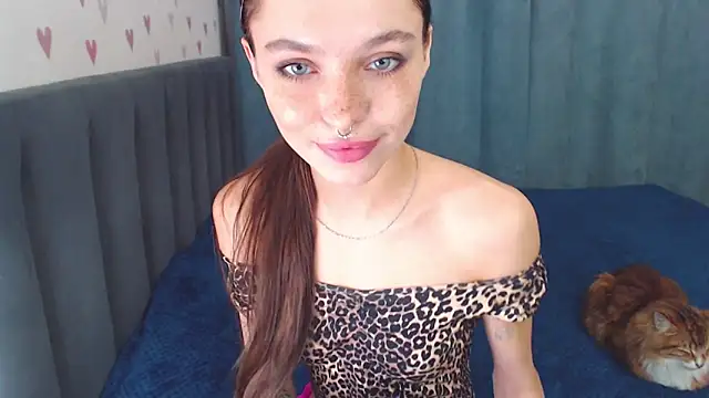 Snapshot of ChloeSunny chatting on November 10, 2025, 2:27 pm ChloeSunny online show from November 10, 2025, 2:27 pm