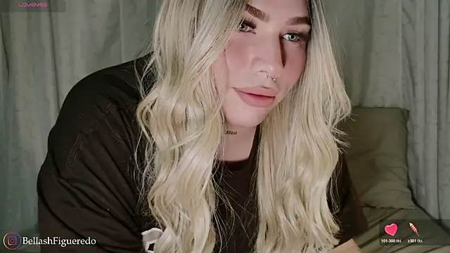 IsabellaFigueredo   online show from October 27, 2025, 11:20 pm