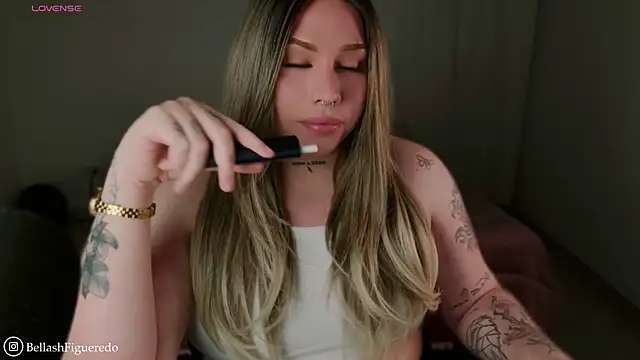 IsabellaFigueredo   online show from March 13, 2026, 3:02 am