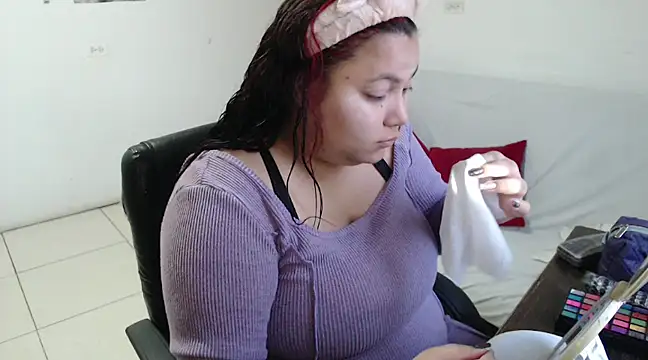 girl milk2 online show from March 8, 2025, 11:16 am