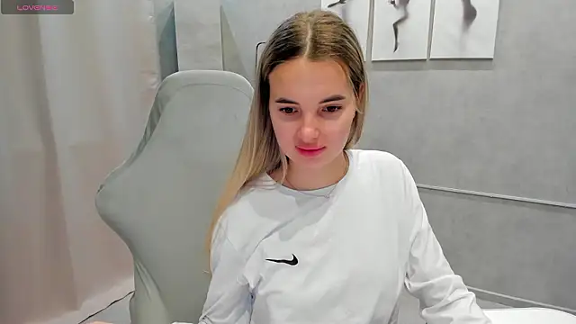 Donna Evans online show from March 12, 2026, 11:33 pm