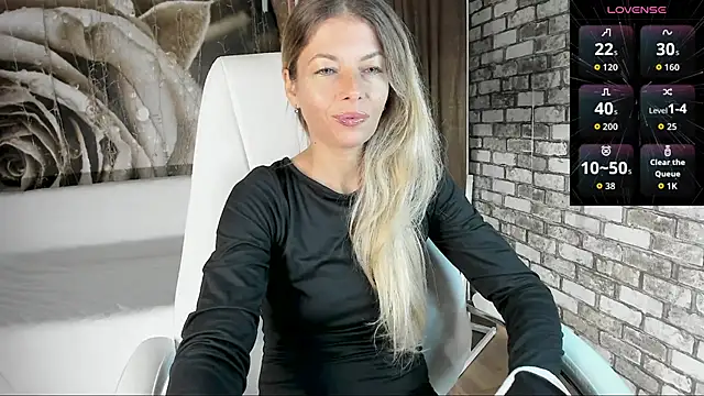 Eva Melow online show from September 19, 2025, 1:56 pm