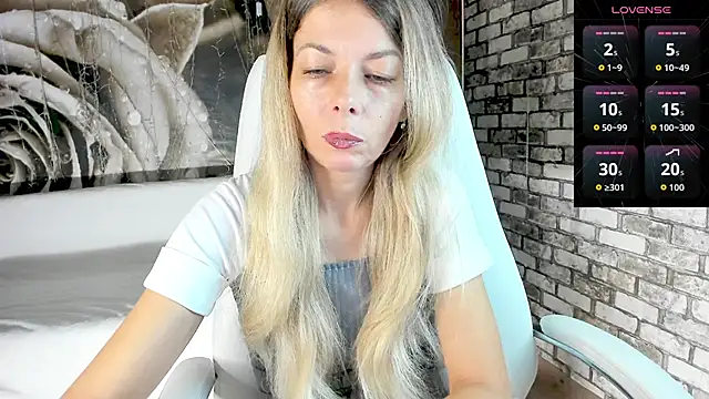 Eva Melow online show from October 4, 2025, 2:15 pm